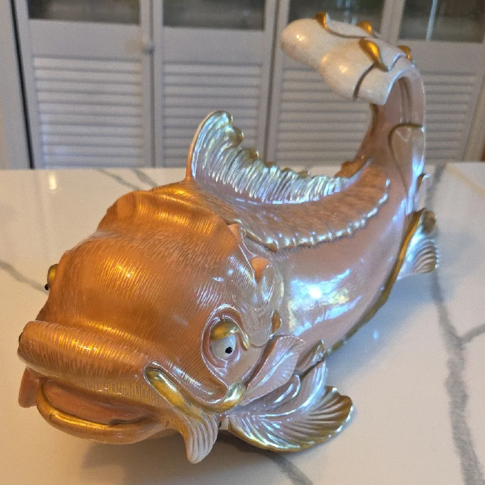 Elegant Gold and White Fish Figurine.for OGGETTI.